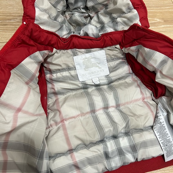 Burberry - boys 2 in 1 jacket. Red colour size 18months - Picture 5 of 14